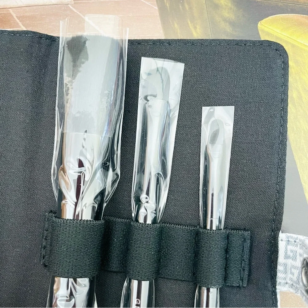 Givenchy Makeup‎ Brush set with brush holder